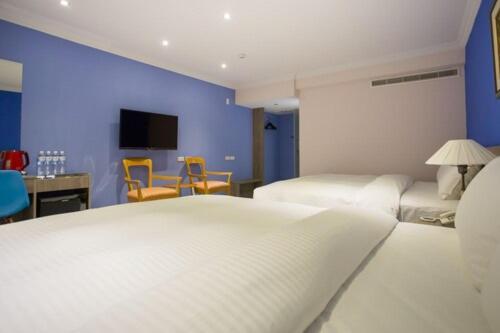 Lily Hotel Kaohsiung Bagian luar foto