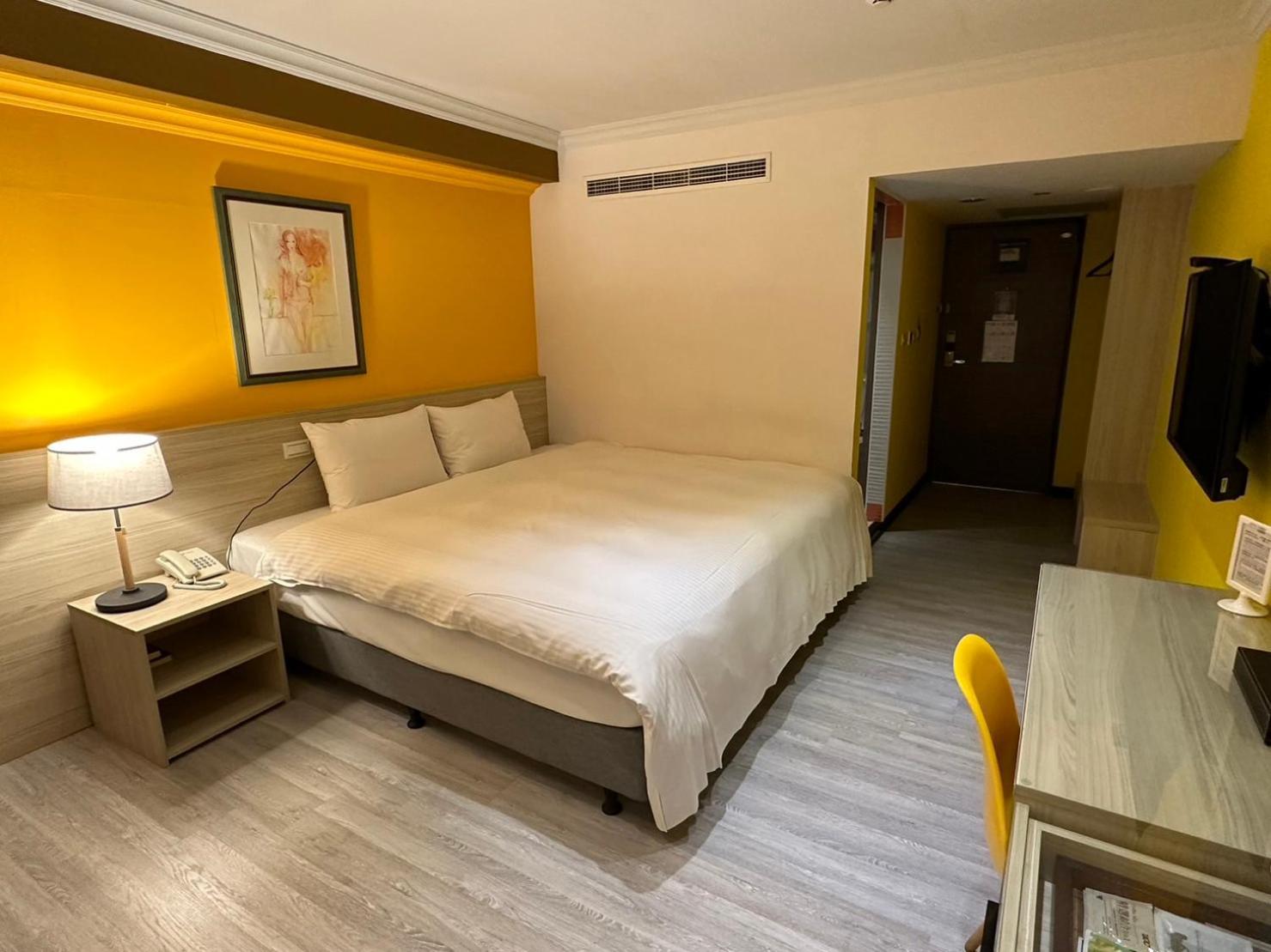 Lily Hotel Kaohsiung Bagian luar foto