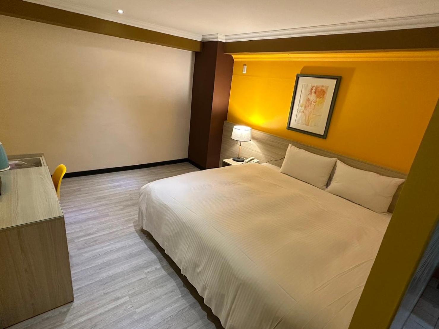 Lily Hotel Kaohsiung Bagian luar foto