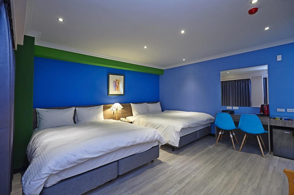Lily Hotel Kaohsiung Bagian luar foto