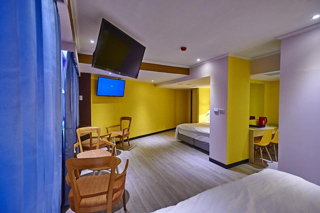 Lily Hotel Kaohsiung Bagian luar foto