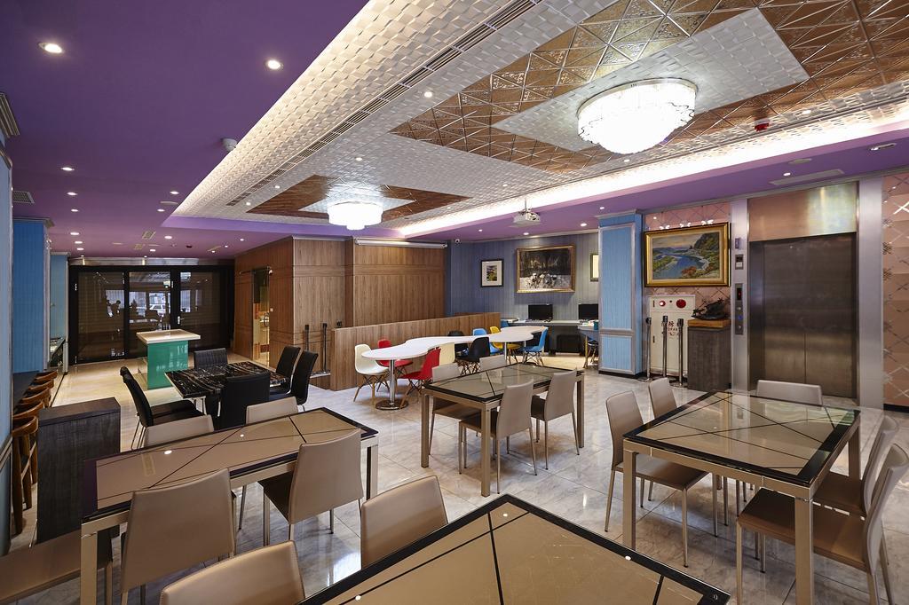 Lily Hotel Kaohsiung Bagian luar foto