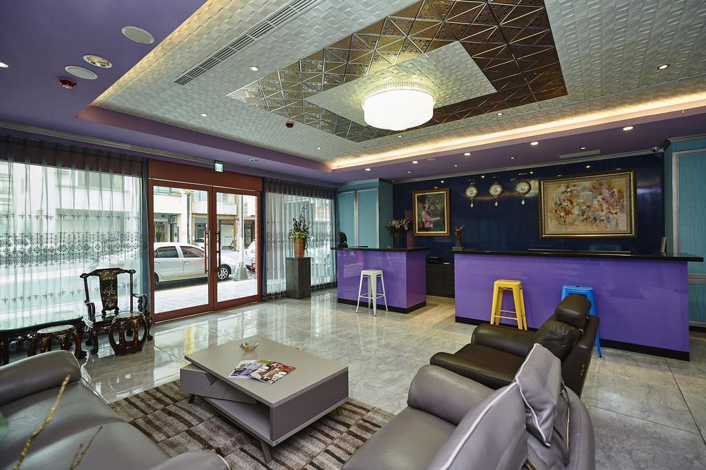 Lily Hotel Kaohsiung Bagian luar foto