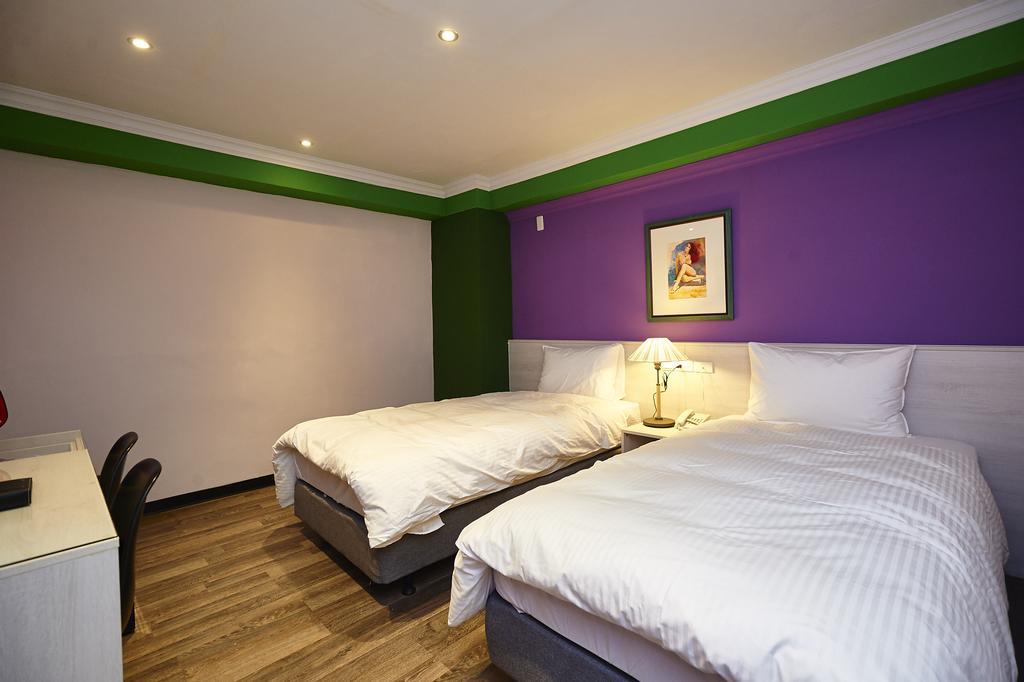 Lily Hotel Kaohsiung Bagian luar foto